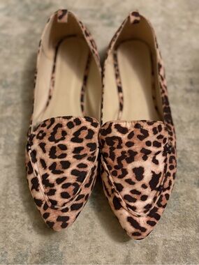 Wild Diva Leopard Print Pointed Loafers in Tan and Brown